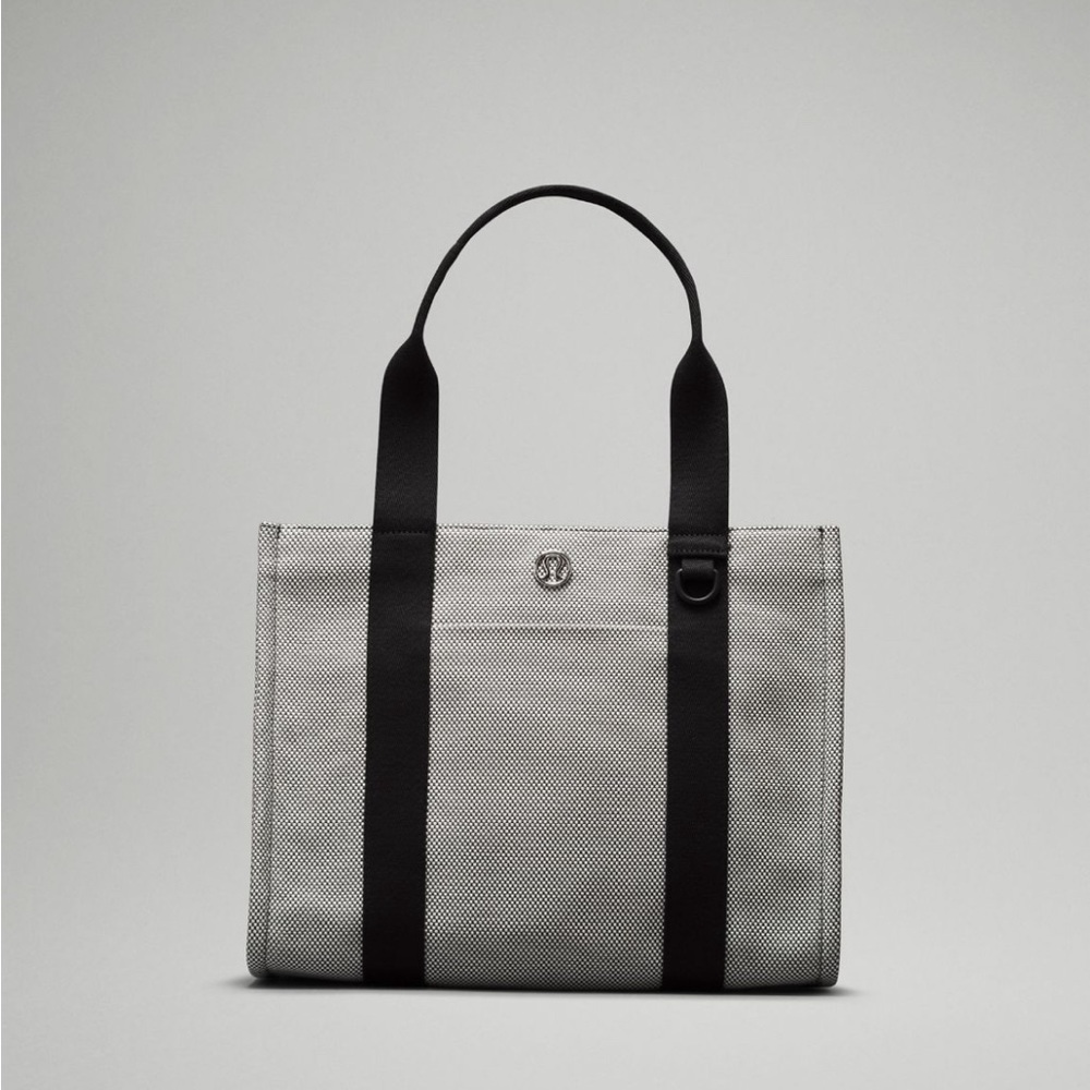 🆕 Large Lululemon Two-Tone Canvas Tote 10L